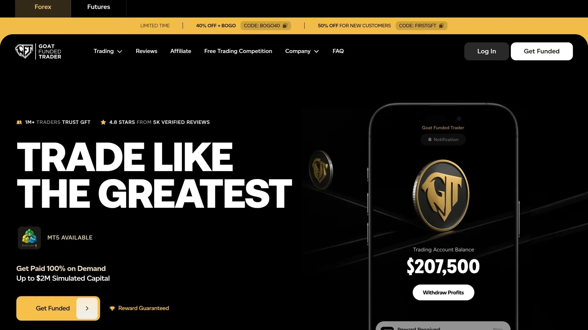 Page d'accueil du site Goat Funded Trader : titre « Trade Like The Greatest », piece doree et telephone affichant un solde de 207 500 $, mention de 2 M$ de capital simule