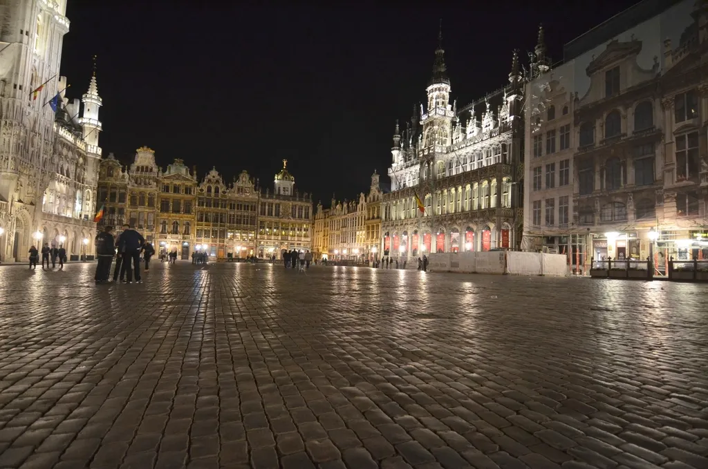 Grand-Place de Bruxelles illuminée la nuit